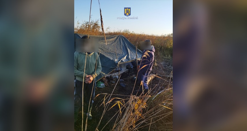 trei barbati care pescuiau ilegal in zona unui lac din sulina judetul tulcea prinsi de politisti foto 6710e9201408d