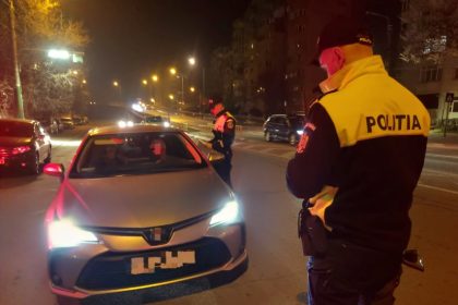 un baiat din contanta care avea droguri asupra lui depistat de politisti 6718c9e849dd4