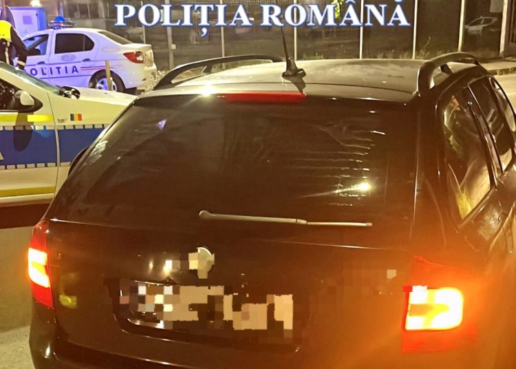 urmariri pe strazile din medgidia soferul a abandonat masina si a luat o la goana dar cu politistii pe urmele lui 6710c69bb6562