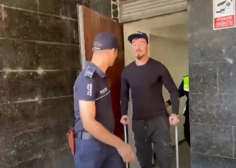 video sacalul suspectul in cazul teribilelor crime din constanta adus la tribunalul constanta vreau sa fac declaratii sunt 100 nevinovat 6703b8db7305c