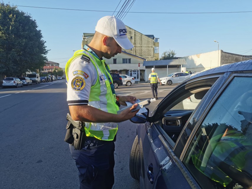 zeci de amenzi aplicate de politisti in urma neregulilor gasite in trafic 671a286a1f731