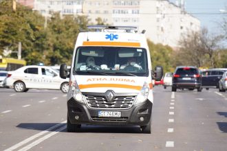 accident cu un autoturism si o ambulanta pe i c bratianu 673da7a7f3f6e