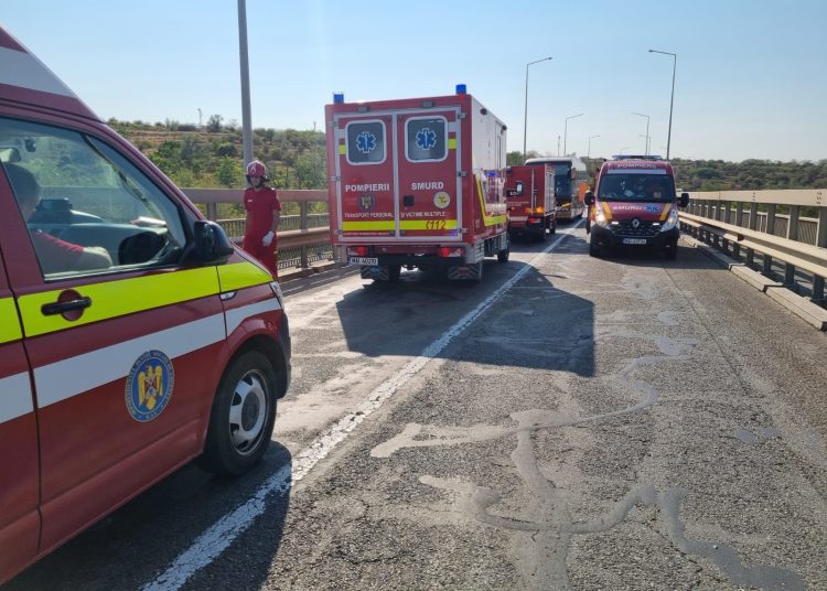 accident rutier la castelu intre doua autorisme si un tir doua persoane au ajuns la spital 67248862c4b4c