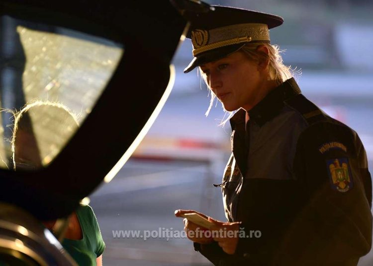 bunuri contrafacute in valoare de 70 000 lei confiscate de politistii de frontiera de la vama veche 672c923acbfb7