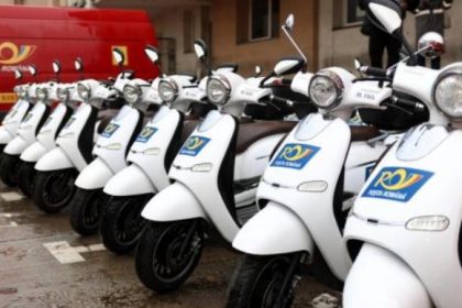 dupa 16 ani pe moped agentii curieri ai postei romane vor fi pe motoscutere electrice 67377b58bf09d