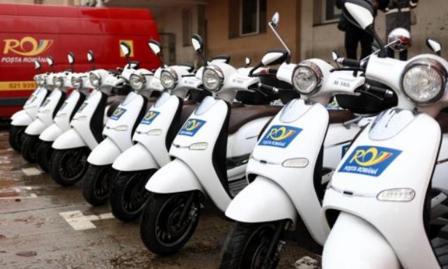 dupa 16 ani pe moped agentii curieri ai postei romane vor fi pe motoscutere electrice 67377b58bf09d