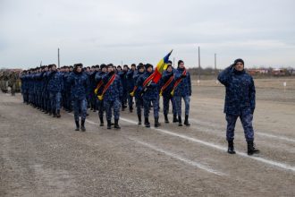 elevii scolii militare de maistri militari a fortelor navale defilare de 1 decebrie ziua natiionala a romaniei 67431d035f559