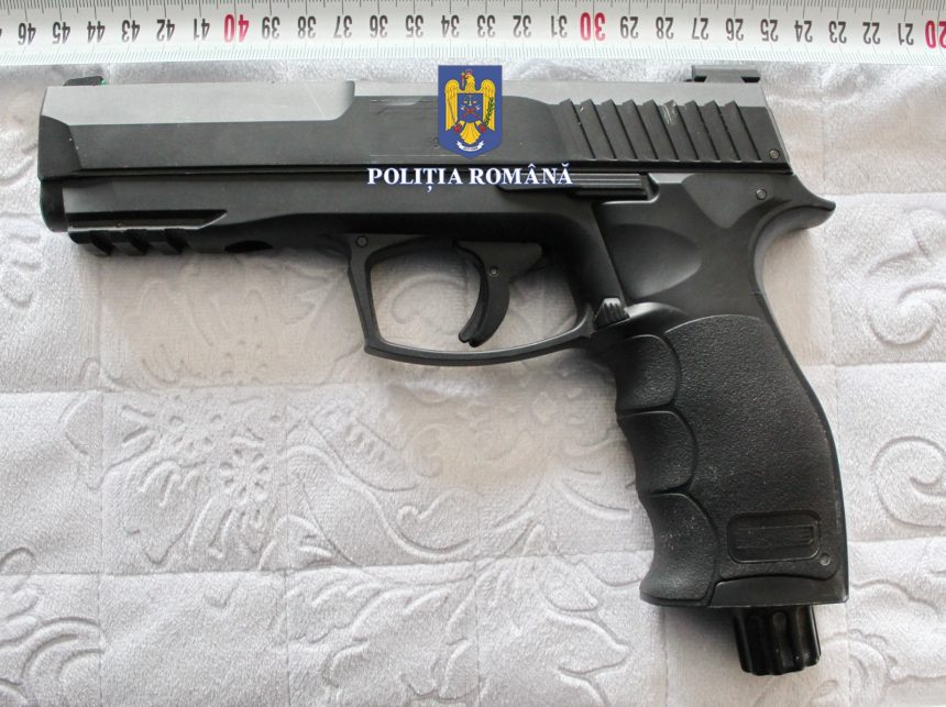 fiul afaceristului care a adus lipiile in romania asteapta pronuntarea in dosarul in care a tras cu un pistol cu bile de cauciuc in traficul rutier din constanta 6725db77e55bd