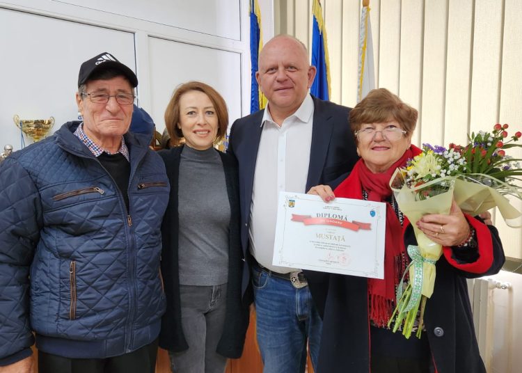 galerie foto persoanele care au implinit 80 de ani de viata sau 50 de ani de casatorie premiate de primaria comunei agigea 67335f99360e7