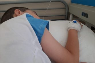 guvernul modifica legislatia privind tratamentul minorilor dupa cazul mortal de la targu jiu persoanele sub 18 ani pot fi tratate de orice medic in caz de urgenta 67371d0626c85