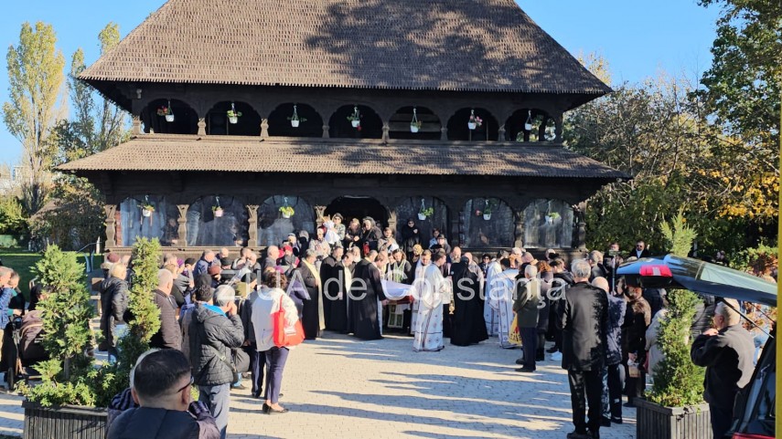 inaltpreasfintitul parinte teodosie prezent la slujba de inmormantarea a preotului viorel picu fotovideo 672cab4c229cc