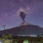 indonezia sub alerta de gradul iv cel putin 10 morti si sate ingropate in cenusa dupa eruptia vulcanului laki laki 6728ab004e358