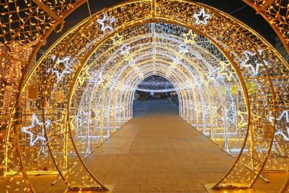 piata ovidiu din constanta iluminata festiv pentru sarbatori galerie foto 67422df1b0e5a