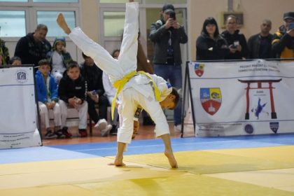 sala de sport a liceului cu program sportiv nicolae rotaru gazda cupei centura alba 6734959641be2