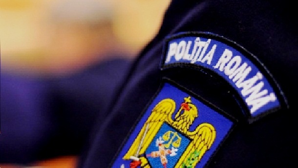 tanar din constanta urmarit international adus in tara de politisti 6746f206ddeda