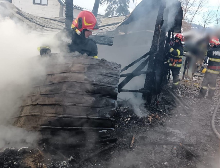 tragedie doi copii au ars de vii in incendiul ce le a mistuit locuinta 673f3572c5517