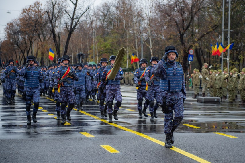 ultima zi de repetitii pentru parada militara nationala de 1 decembrie 674b6043775ac