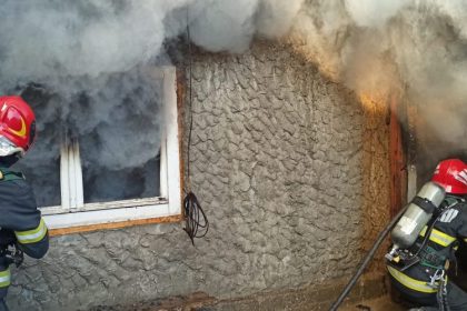 video incendiu puternic la o casa din localitatea cataloi 672dcd76d77cb