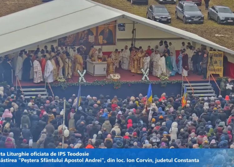 video mii de credinciosi s au adunat la pestera sf andrei la slujba oficiata de ips teodosie 674ae5e6dd1b4