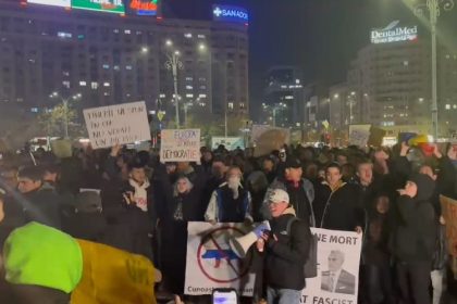 video sute de tineri protesteaza din nou impotriva lui georgescu in capitala 67477ac347575