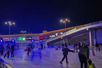 vivo constanta da startul distractiei pe gheata vezi programul si cat te costa o ora la patinoar 673680072cdc3