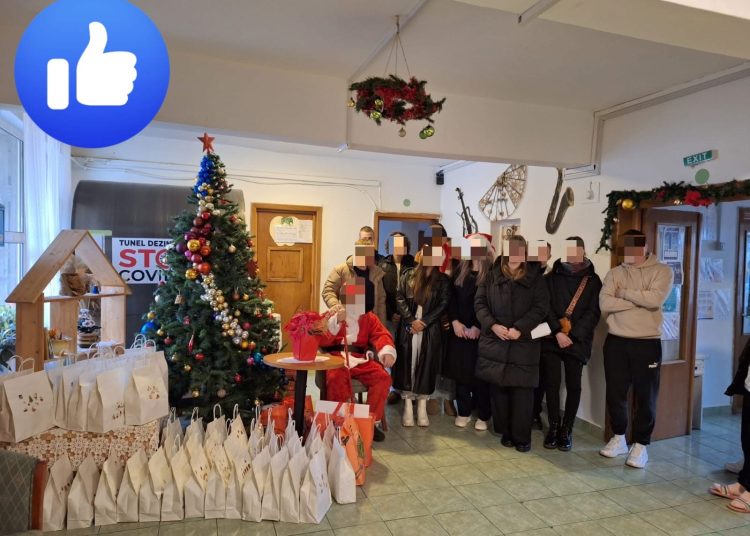 a venit mos craciun la centrul de plasament antonio cu ajutorul asociatiei comunitatea tinerilor basarabeni din constanta 675ea8e4e3e8f