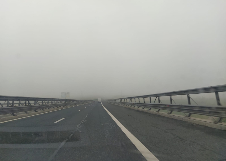 atentie soferi se circula in conditii de ceata pe autostrada a2 6773a4c90e6d2