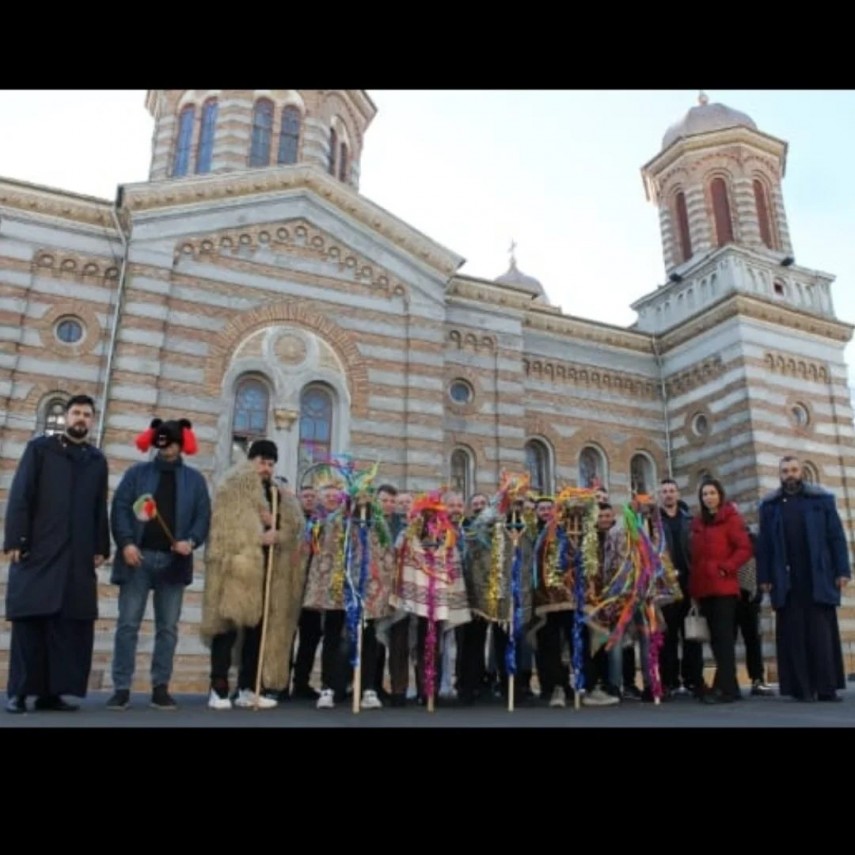 colindatori de la penitenciarul constanta poarta alba l au colindat pe ips teodosie foto 6761d0d549387