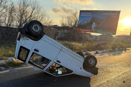 foto o soferita a fost ranita dupa ce s a rasturnat cu masina intre eforie nord si sud 67690d021928b