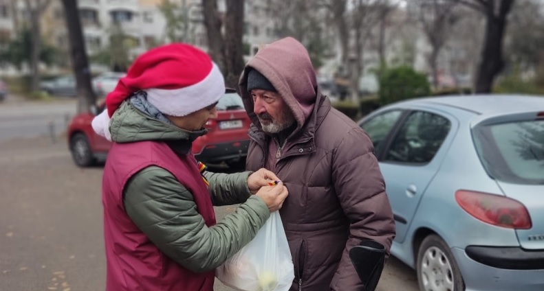 in ziua nationala a romaniei asociatia suflete deschise a urat la multi ani fratilor bunului hristos celor prea mici aflati 674c72d75ee5d