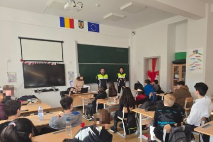 politia din constanta desfasoara actiuni de prevenire a consumului de droguri in scoli si gradinite 67671dd71ad66