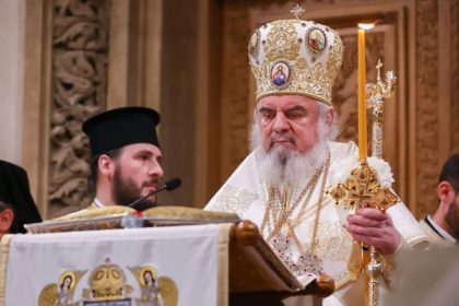 preafericitul parinte patriarh daniel mesaj cu prilejul sarbatorii nasterii domnului nasterea domnului iisus hristos uneste cerul si pamantul ingerii si pastorii 676a7a5db387d