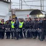 protest la penitenciarul constanta poarta alba din cauza ordonantei trenulet angajatii refuza sa intre in serviciu galerie fotovideo 67723c4f47225