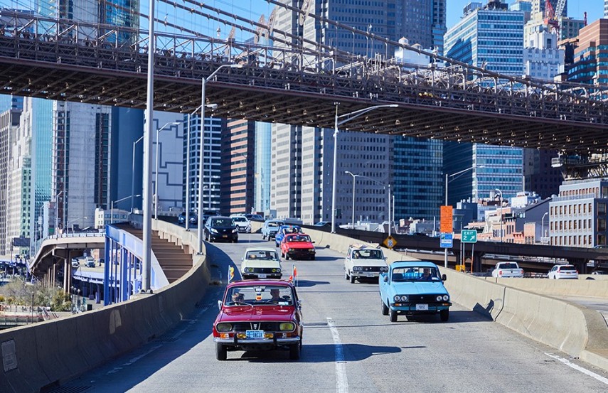 sapte autoturisme dacia de colectie au defilat impreuna in new york de ziua nationala a romaniei 674d7ef514c3b