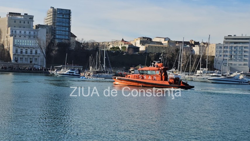 agentia romana de salvare a vietii omenesti pe mare constanta alaturi de arhiepiscopia tomisului la slujba de boboteaza galerie foto 677bd1189bbf3