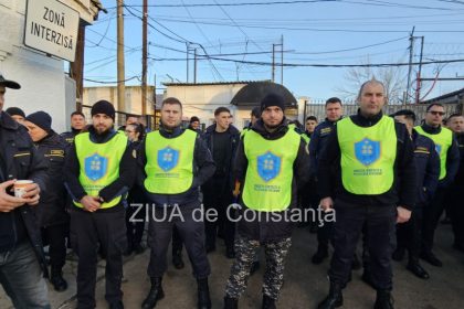 angajatii penitenciarului constanta poarta alba organizeaza protest impotriva ordonantei trenulet pentru apararea drepturilor profesionale fotovideo 6780bdfebd6fc