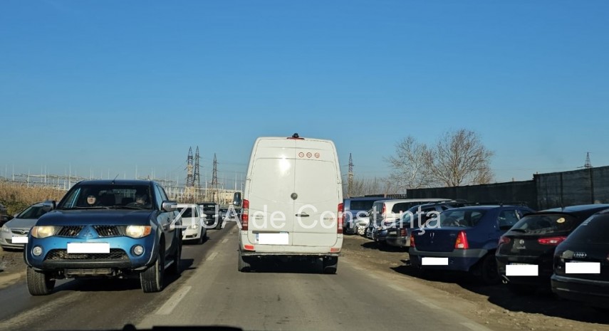 atentie soferi varianta constanta ovidiu blocata sunt coloane de masini fotovideo 678cba0003ed9