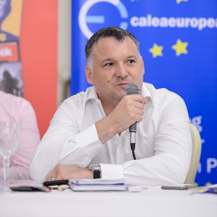 candidatura lui crin antonescu urmeaza sa fie validata oficial in cadrul consiliului national al pnl pe data de 26 ianuarie 67865dfded757