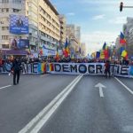 horatiu potra si fiul sau participanti la protestul din bucuresti condusi de jandarmi la politie pentru verificari 6783d759e3330