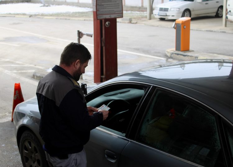 in prima zi a anului zece cetateni straini au fost opriti la granita si au fost deschise 23 de dosare penale a fost prima zi de libera trecere in spatiul schengen 6776676420083