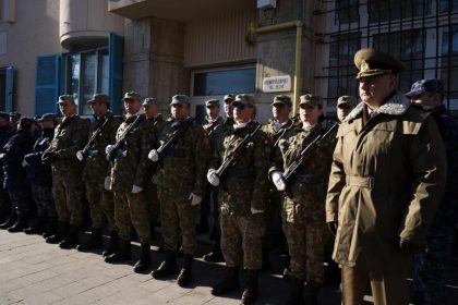 militarii de la brigada 9 mecanizata marasesti constanta prezenti la slujba de boboteaza foto 677be2cc2c022