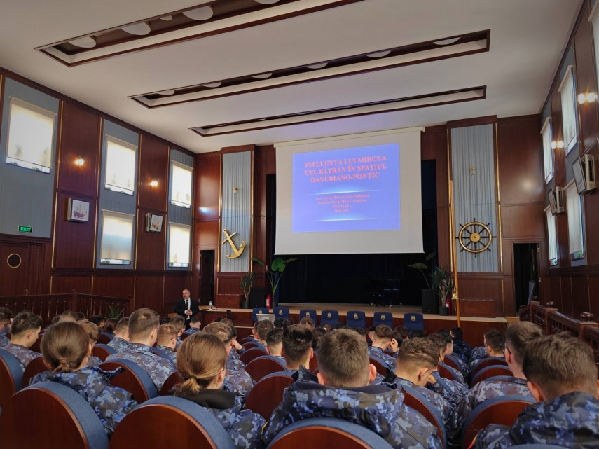 o zi dedicata domnitorului mircea cel batran la academia navala ce ii poarta numele foto 679cbf8a21c81