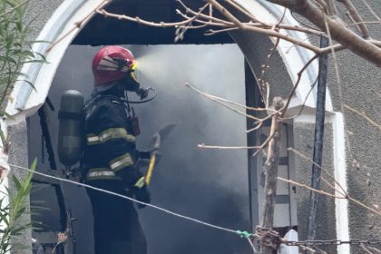 pompierii in alerta arde o casa la mangalia pericol de explozie 678a1dd529e55