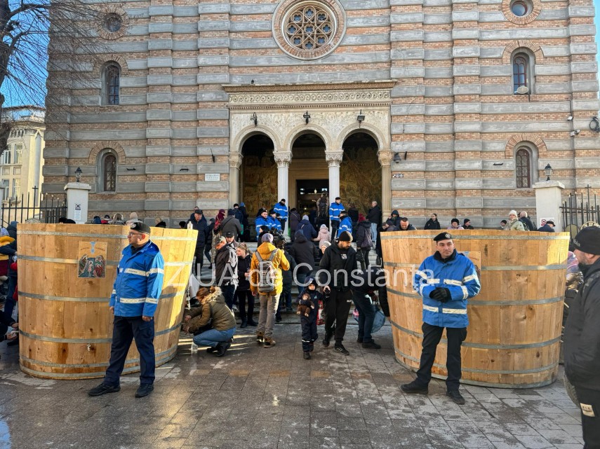 procesiune de boboteaza la constanta ips teodosie va oficia slujba de sfintire mare a apei in portul tomis galerie fotovideo 677b8d2156354