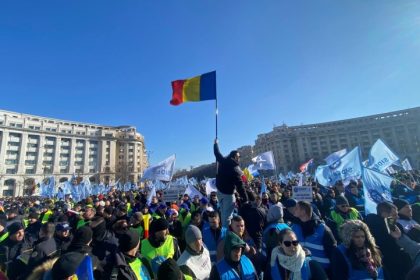 protest de amploare a politistilor in piata constitutiei angatii cer coretarea rapida a oug 156 2024 video 678a39bd7f8a3