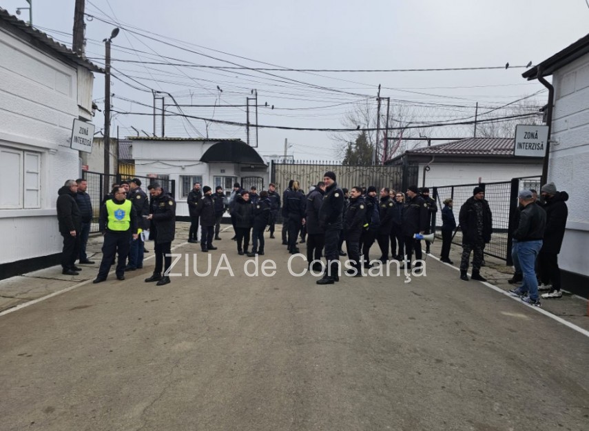 protest la penitenciarul constanta poarta alba impotriva masurilor luate prin ordonanta trenulet galerie fotovideo 679b1c0f86e77