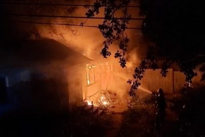 s a certat cu iubita si a incendiat usa imobilului in care stateau cu chirie in techirghiol a fost condamnat cu executare 679ac09d08490