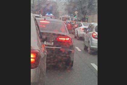 video barbat resuscitat langa gardul cimitirului central dupa ce i s a facut rau la volan si a intrat in stop cardiorespirator 67951e096a6ff