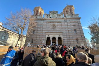 videogalerie foto procesiune de boboteaza pe faleza din constanta ips teodosie oficiaza slujba de sfintire mare a apei in portul tomis 677ba0dec0557