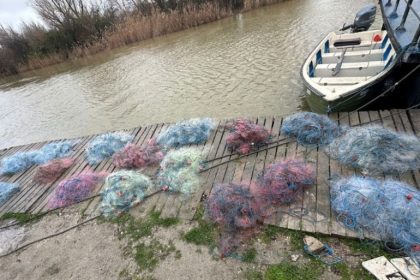 900 metri de plase monofilament si peste 200 de kg de peste descoperita in lacul leahova de catre politistii de frontiera din tulcea foto 67a1e60302550